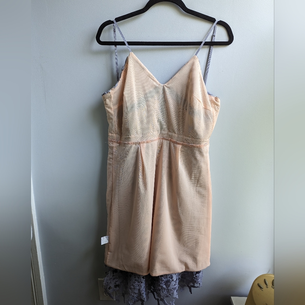 Elliatt Lace Crochet Dress Size M - Picture 9 of 9